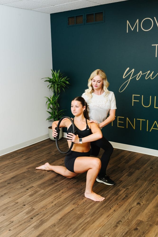 dancer training hip and shoulders stability